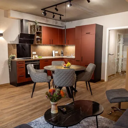 Red Kite 리브니츠 담가르텐